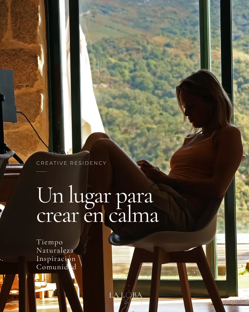 Un lugar para crear en calma, sobre una chica trabajando junto al ventanal.
